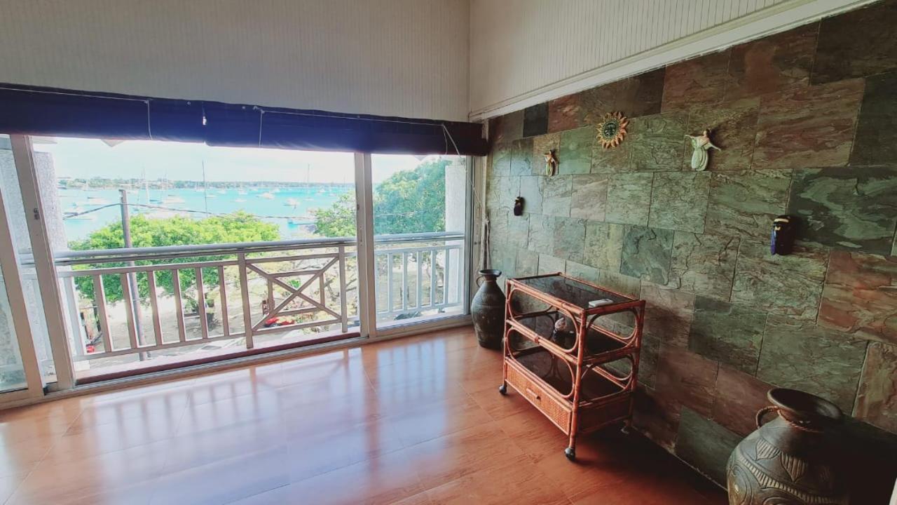 Beachfront Penthouse With Panoramic Ocean View Grand-Baie Eksteriør bilde